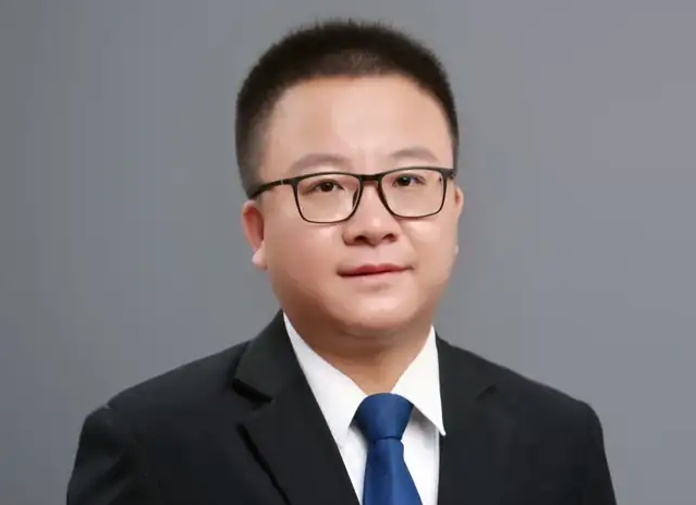 北郵－里昂 GEMBAer馬立信：與光同行，成就夢想