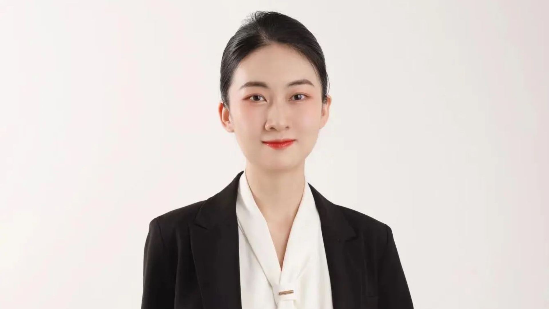 暨南大學(xué)EMBA“校友·人物志”系列專訪——代晨曦: 勤勉務(wù)實(shí)——在云端筑夢(mèng)藍(lán)天，于暨南園充實(shí)自我