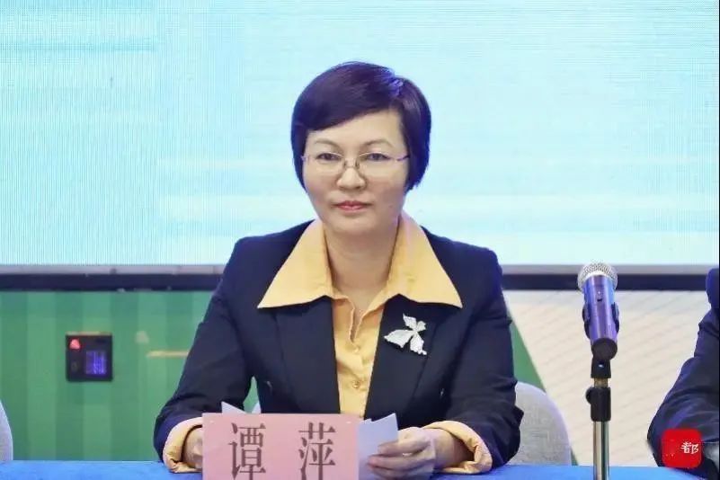 履新！華南理工大學(xué)1998級(jí)MBA校友譚萍已任廣東省婦聯(lián)黨組書(shū)記